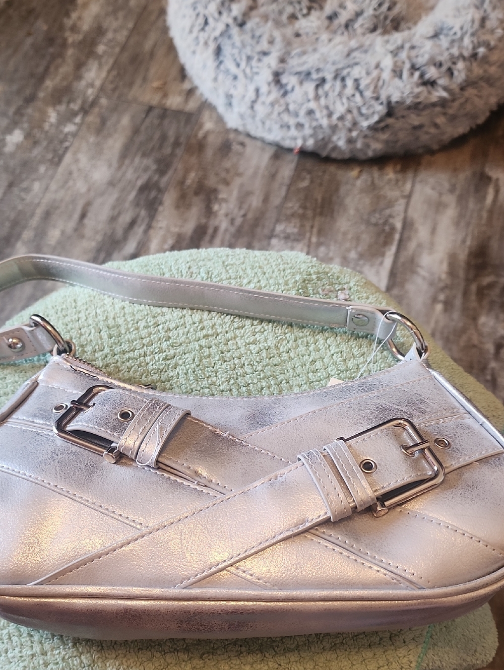 😎Metallic Silver Shoulder Bag with Buckle Detail 2 Way With Crossbody Strap
